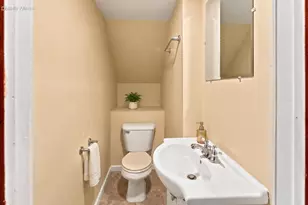 N132W17882 Rockfield Rd, Germantown, WI 53022 - Photo 9