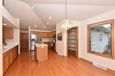 N21W24347  Deer Park Ct #A, Pewaukee, WI 53072 - Photo 11