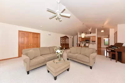 N21W24347  Deer Park Ct #A, Pewaukee, WI 53072 - Photo 7