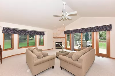 N21W24347  Deer Park Ct #A, Pewaukee, WI 53072 - Photo 5
