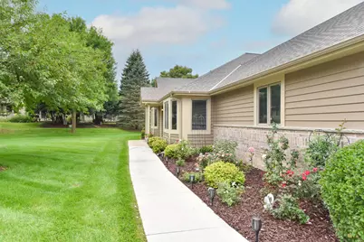 N21W24347  Deer Park Ct #A, Pewaukee, WI 53072 - Photo 3