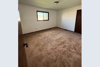309 S Klein Dr, Waunakee, WI 53597 - Photo 3
