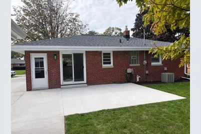 4428 S 63rd St, Greenfield, WI 53220 - Photo 3