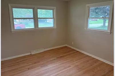 4428 S 63rd St, Greenfield, WI 53220 - Photo 15