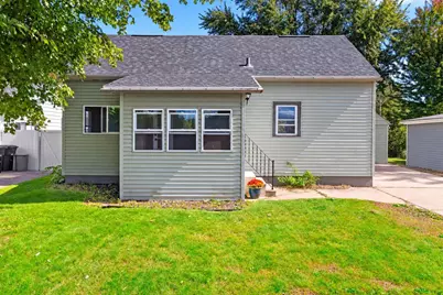 1030 S Evergreen St, Shawano, WI 54166 - Photo 3