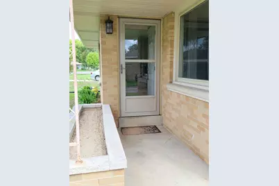 5310 S 115th St, Hales Corners, WI 53130 - Photo 3