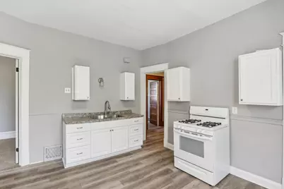 2027 N 47th St #2029, Milwaukee, WI 53208 - Photo 9