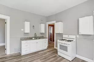 2027 N 47th St, Milwaukee, WI 53208 - Photo 9