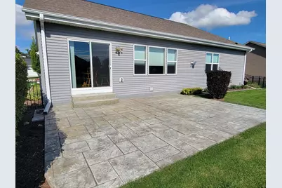 909  Meadowgate Dr, Racine, WI 53185 - Photo 25