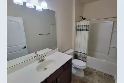 909  Meadowgate Dr, Racine, WI 53185 - Photo 23