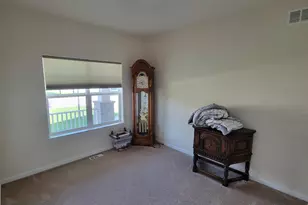 909 Meadowgate Dr, Racine, WI 53185 - Photo 21