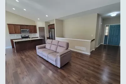 909  Meadowgate Dr, Racine, WI 53185 - Photo 5