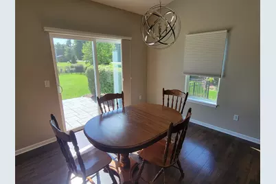 909  Meadowgate Dr, Racine, WI 53185 - Photo 9