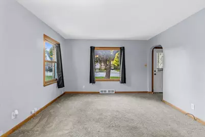 5268 N 60th St, Milwaukee, WI 53218 - Photo 7