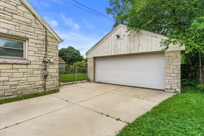 5268 N 60th St, Milwaukee, WI 53218 - Photo 5