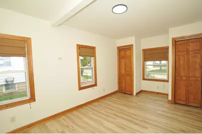 1955 S 91st St, West Allis, WI 53227 - Photo 19