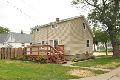 1955 S 91st St, West Allis, WI 53227 - Photo 9