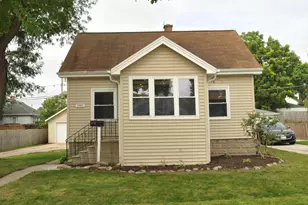 1955 S 91st St, West Allis, WI 53227 - Photo 1