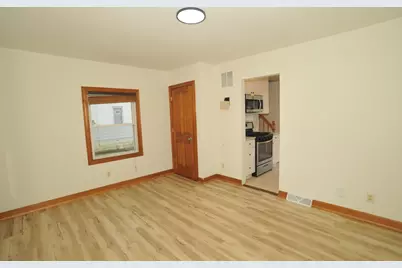 1955 S 91st St, West Allis, WI 53227 - Photo 17
