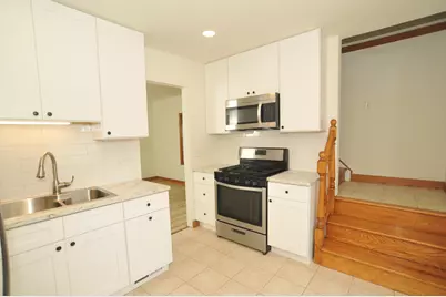 1955 S 91st St, West Allis, WI 53227 - Photo 13