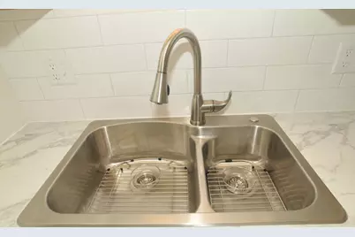 1955 S 91st St, West Allis, WI 53227 - Photo 15