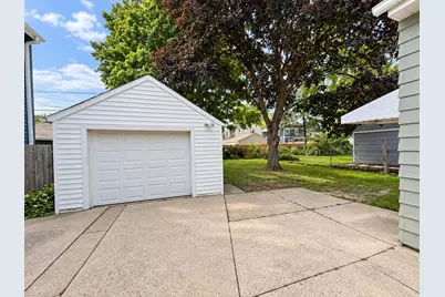 4937 N Hollywood Ave, Whitefish Bay, WI 53217 - Photo 29