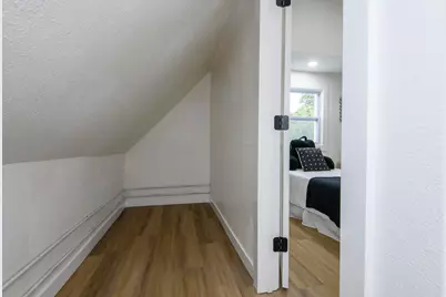 316 E Clarence St, Milwaukee, WI 53207 - Photo 29