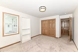 611 Hunter Dr, Racine, WI 53406 - Photo 33