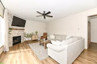 611 Hunter Dr, Racine, WI 53406 - Photo 9