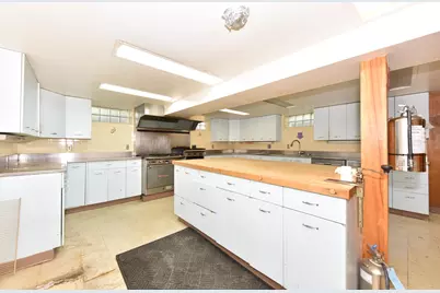 145 S 76th St, Milwaukee, WI 53214 - Photo 11