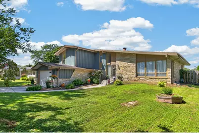 8755 N Pelham Pkwy, Bayside, WI 53217 - Photo 1