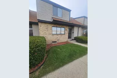 6556 N Bourbon St, Milwaukee, WI 53224 - Photo 19