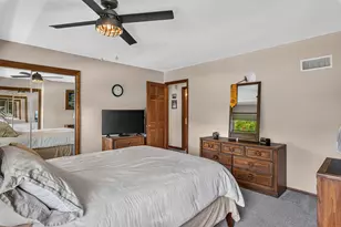 9301 S Sherwood Dr, Franklin, WI 53132 - Photo 23