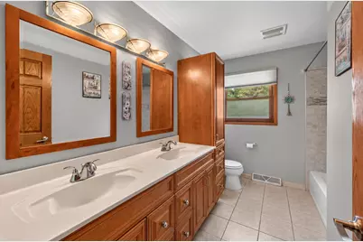 9301 S Sherwood Dr, Franklin, WI 53132 - Photo 25