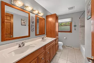 9301 S Sherwood Dr, Franklin, WI 53132 - Photo 25