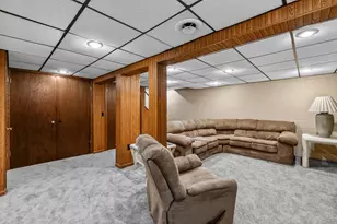 9301 S Sherwood Dr, Franklin, WI 53132 - Photo 31