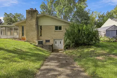 3920  Fiebrantz Dr, Brookfield, WI 53005 - Photo 31