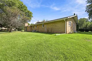 3735 San Fernando Dr, Brookfield, WI 53045 - Photo 33