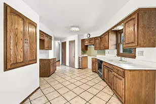 3735 San Fernando Dr, Brookfield, WI 53045 - Photo 11