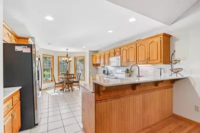 2500 E Circle Dr, Racine, WI 53405 - Photo 9