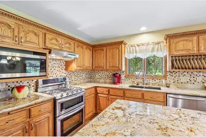 435  Nickelby Ct, Delafield, WI 53018 - Photo 25