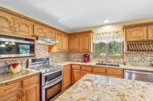 435 Nickelby Ct, Delafield, WI 53018 - Photo 25