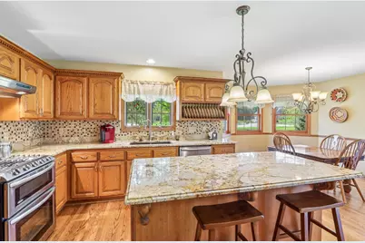 435  Nickelby Ct, Delafield, WI 53018 - Photo 23