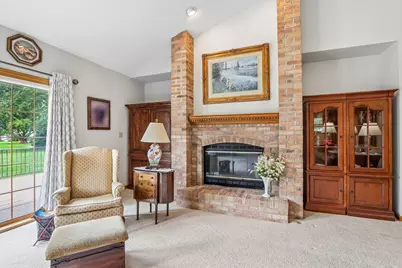 435  Nickelby Ct, Delafield, WI 53018 - Photo 15