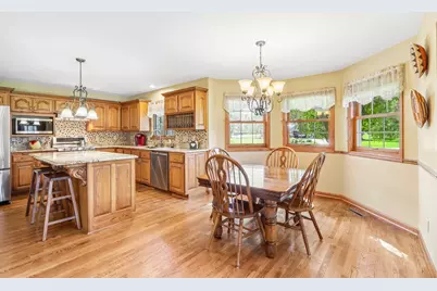 435  Nickelby Ct, Delafield, WI 53018 - Photo 17