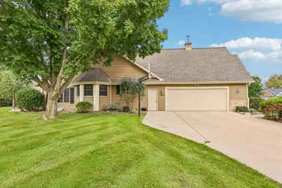 435  Nickelby Ct, Delafield, WI 53018 - Photo 3