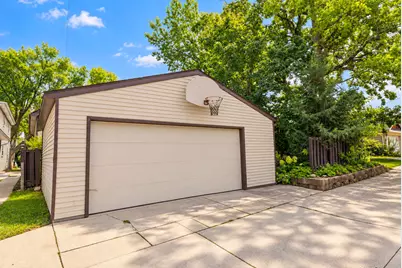 2221 S 79th St, West Allis, WI 53219 - Photo 29