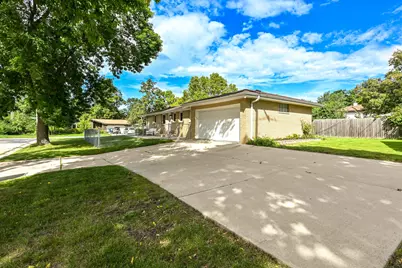 727 W Abbott Ave, Milwaukee, WI 53221 - Photo 25
