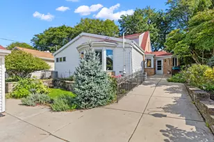 2141 S 105th St, West Allis, WI 53227 - Photo 23
