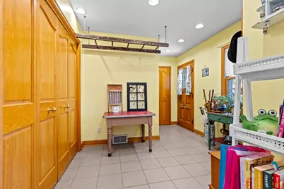 2141 S 105th St, West Allis, WI 53227 - Photo 11